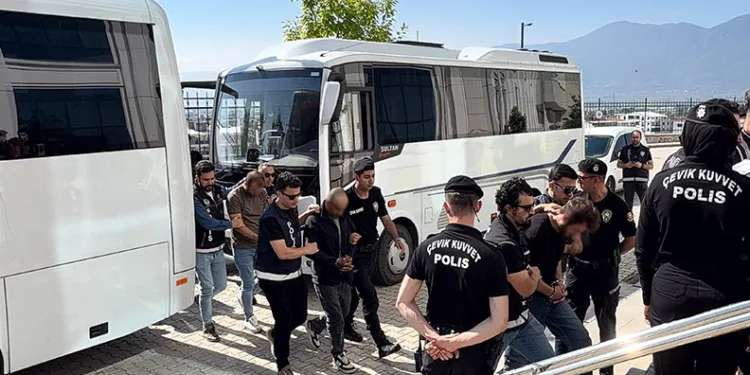 Hava destekli operasyonun ardından 23 şüpheli adliyede