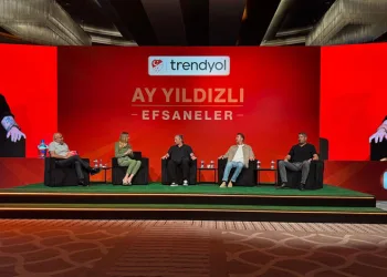 Efsaneler Bursa’da Seslendi: “Ay Yıldızlı Efsaneler” 2026 Yolculuğunu Ateşledi