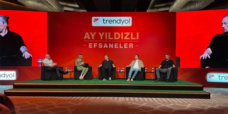 Efsaneler Bursa’da Seslendi: “Ay Yıldızlı Efsaneler” 2026 Yolculuğunu Ateşledi