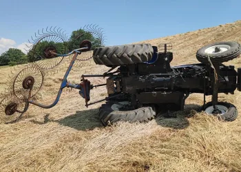 Tarlada feci kaza: Traktörün devrildiği sürücüden acı haber