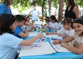 Bursa’da sıcaktan bunalan ayı kana kana su içti