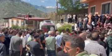 TBMM Önünde Basın Açıklaması Yapmak İsteyen Öğretmenlere Polis Müdahalesi