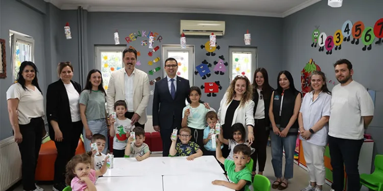Nilüfer Belediyesi çocukların süt tüketimini destekliyor