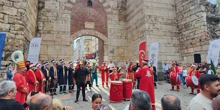 Fethin 700. yılında mehter sesleri Saltanat Kapı’dan yükseldi