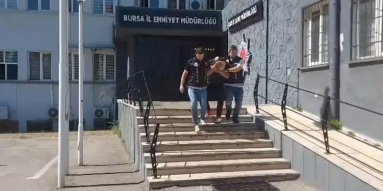 Bursa’da ev almak için biriktirdiği 1 kilo altın çöpe atıldı, ilçe seferber oldu