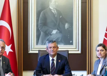 Ekrem İmamoğlu Sinyali Verdi: Yeni Parti Geliyor!