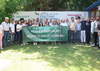 Kontrolden çıkan otomobil meyve bahçesine uçtu: 4 yaralı