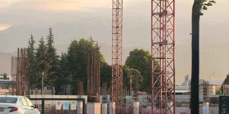 Bursa’da fabrika inşaatında iş kazası: 1 yaralı