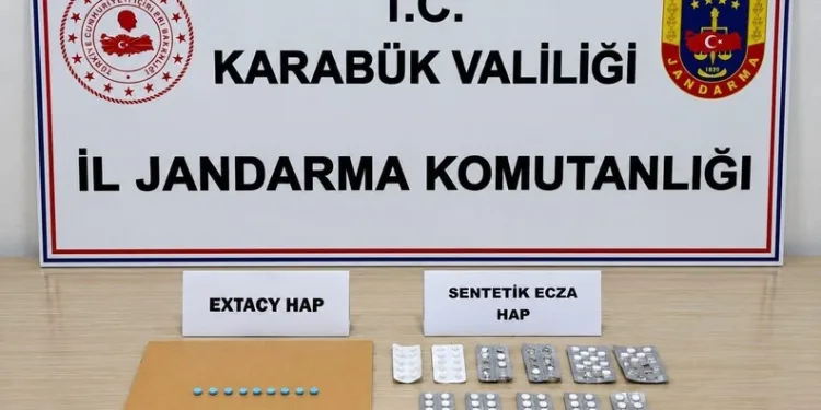 Serik’te site sakinlerinden aidat ve hizmet protestosu