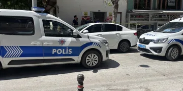 Serik’te site sakinlerinden aidat ve hizmet protestosu