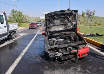 Serik’te site sakinlerinden aidat ve hizmet protestosu