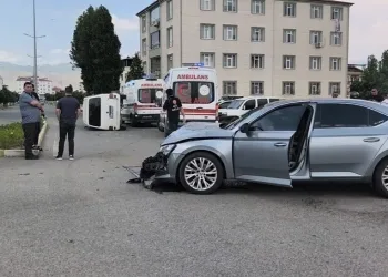 İzmir merkezli 12 ilde FETÖ operasyonu: 80 şüpheli yakalandı