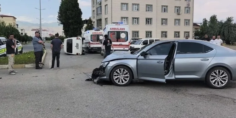 İzmir merkezli 12 ilde FETÖ operasyonu: 80 şüpheli yakalandı