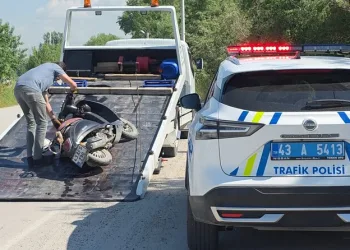 İzmir merkezli 12 ilde FETÖ operasyonu: 80 şüpheli yakalandı