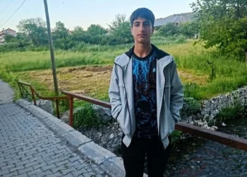 İzmir merkezli 12 ilde FETÖ operasyonu: 80 şüpheli yakalandı