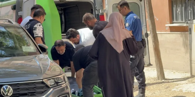 İzmir merkezli 12 ilde FETÖ operasyonu: 80 şüpheli yakalandı