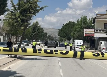 İzmir merkezli 12 ilde FETÖ operasyonu: 80 şüpheli yakalandı