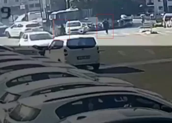 İzmir merkezli 12 ilde FETÖ operasyonu: 80 şüpheli yakalandı