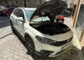 Sakarya’da savcı ile minibüs şoförünün trafikteki kavgası kamerada
