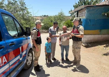 Sakarya’da savcı ile minibüs şoförünün trafikteki kavgası kamerada