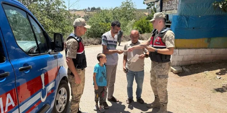 Sakarya’da savcı ile minibüs şoförünün trafikteki kavgası kamerada