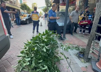 Sakarya’da savcı ile minibüs şoförünün trafikteki kavgası kamerada