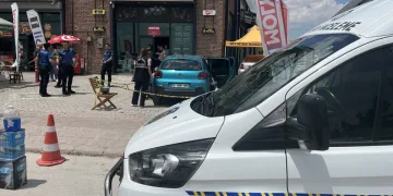 Sakarya’da savcı ile minibüs şoförünün trafikteki kavgası kamerada