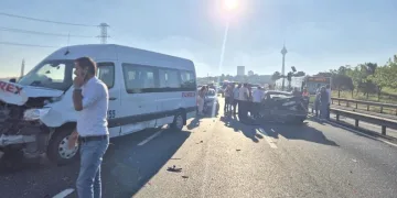 Sakarya’da savcı ile minibüs şoförünün trafikteki kavgası kamerada