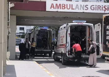 Sakarya’da savcı ile minibüs şoförünün trafikteki kavgası kamerada