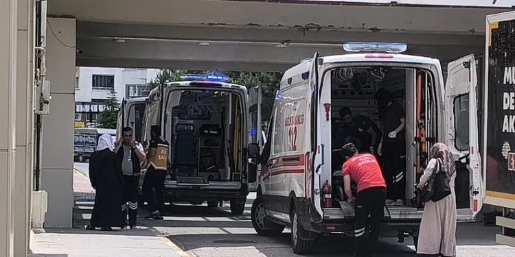 Sakarya’da savcı ile minibüs şoförünün trafikteki kavgası kamerada