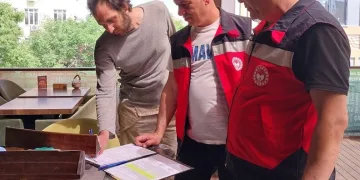 Otomobilin çarptığı 6 yaşındaki çocuk hayatını kaybetti, ailenin feryatları yürek dağladı