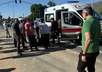 Otomobilin çarptığı 6 yaşındaki çocuk hayatını kaybetti, ailenin feryatları yürek dağladı