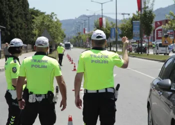 Otomobilin çarptığı 6 yaşındaki çocuk hayatını kaybetti, ailenin feryatları yürek dağladı
