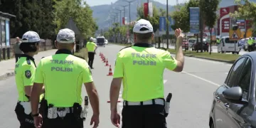 Otomobilin çarptığı 6 yaşındaki çocuk hayatını kaybetti, ailenin feryatları yürek dağladı