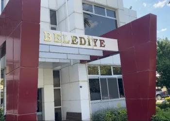 Beylikdüzü’nde taksinin bagajındaki valizde 23 kilogram kokain bulundu: 4 gözaltı