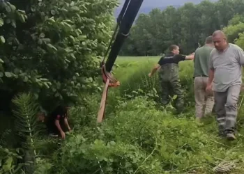 Beylikdüzü’nde taksinin bagajındaki valizde 23 kilogram kokain bulundu: 4 gözaltı