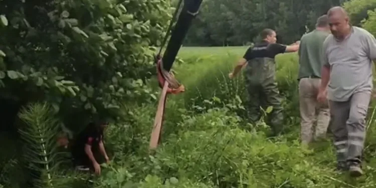 Beylikdüzü’nde taksinin bagajındaki valizde 23 kilogram kokain bulundu: 4 gözaltı