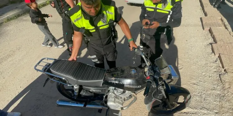Beylikdüzü’nde taksinin bagajındaki valizde 23 kilogram kokain bulundu: 4 gözaltı