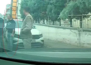 Beylikdüzü’nde taksinin bagajındaki valizde 23 kilogram kokain bulundu: 4 gözaltı