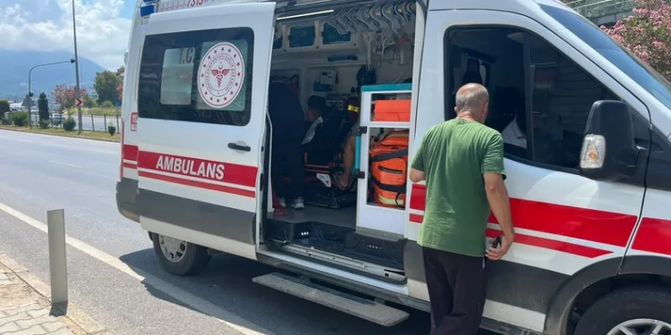 Beylikdüzü’nde taksinin bagajındaki valizde 23 kilogram kokain bulundu: 4 gözaltı