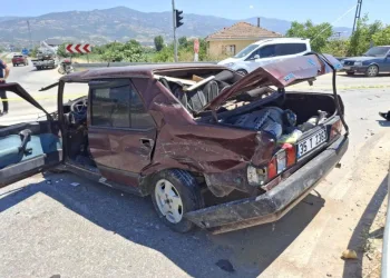 Bolu’da kazadan kıl payı kurtuldular: O anlar kamerada
