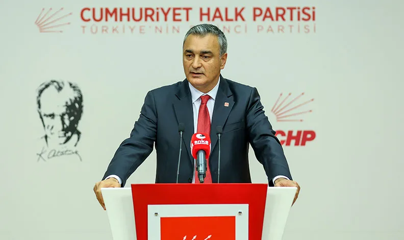 CHP Antalya ve Kayseri il başkanları görevden alındı