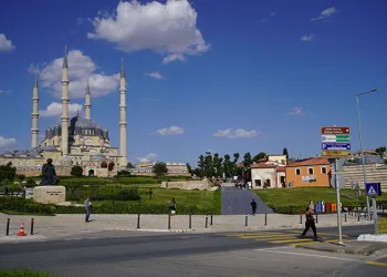 Edirne sıcaktan kavruldu: Cadde ve sokaklar boş kaldı
