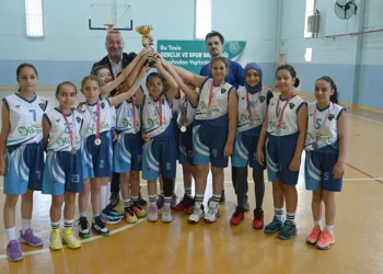 Karacabey Belediyespor’da Kupa Sevinci