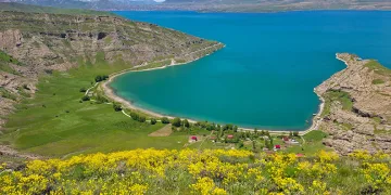 Van Gölü’nün kıyısındaki turizm cenneti: İncekaya köyü