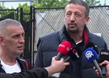 Hidayet Türkoğlu, A Milli Futbol Takımı’nın antrenmanını ziyaret etti