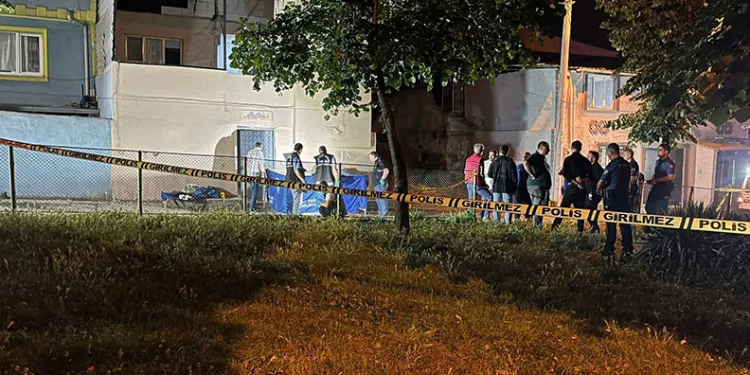 Bursa’da sokak ortasında tartışma kanlı bitti: Karı-Koca hayatını kaybetti