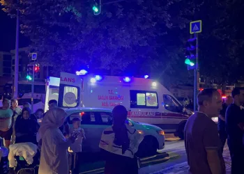 Bursa’da aileler arasında çıkan kavgada kan aktı: 3 yaralı
