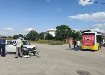 Bursa’da feci kaza: 3 yaralı