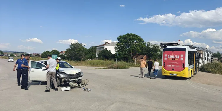 Bursa’da feci kaza: 3 yaralı